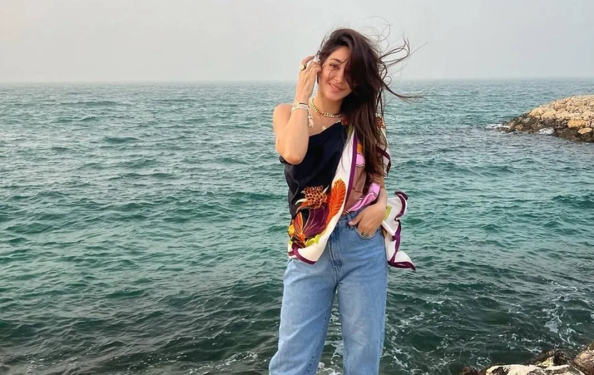 تنسيق الجينز من وحي أسيل عمران