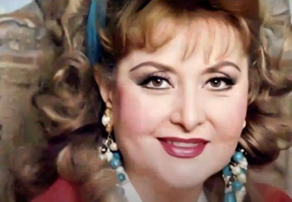 ليلى طاهر - لقطة شاشة من قناة الحياة