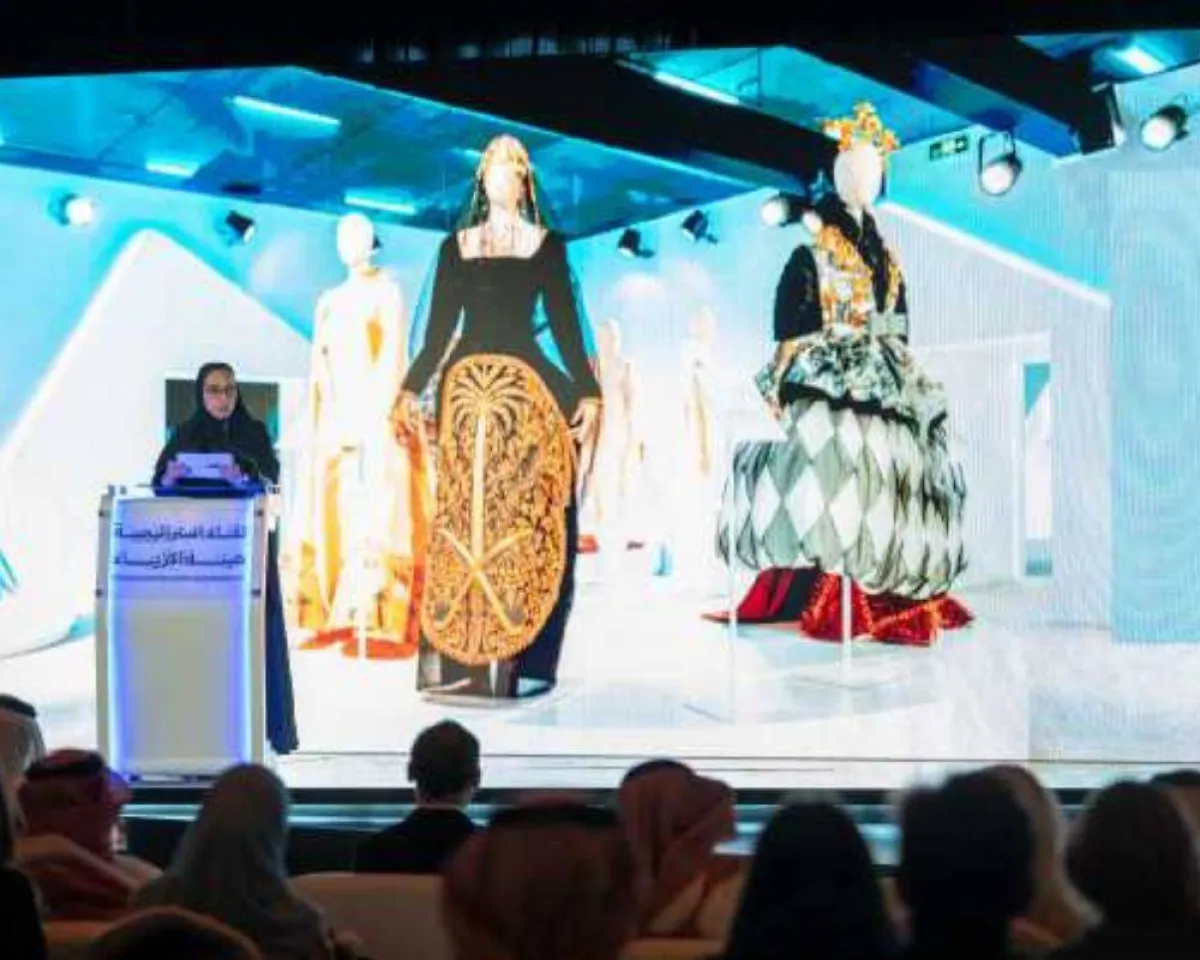 دنى السياري، مديرة الاستراتيجية