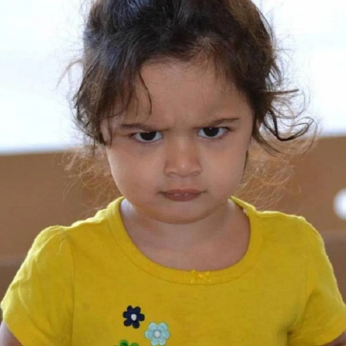 صورة لطفلة متحدية