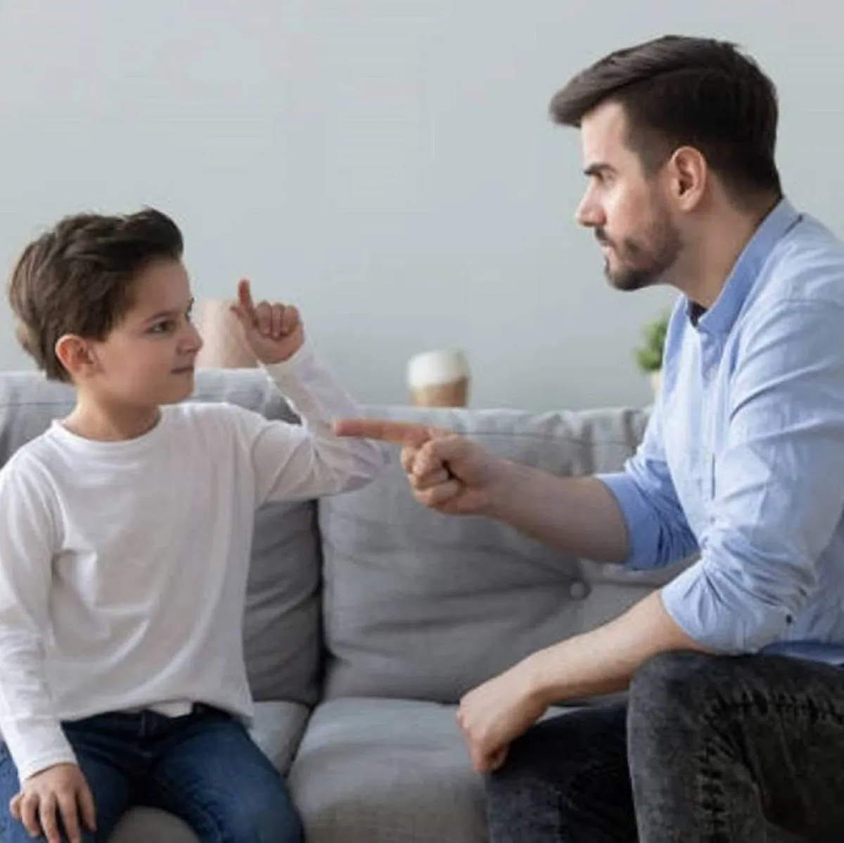 صورة لنقاش بين الأب وولده