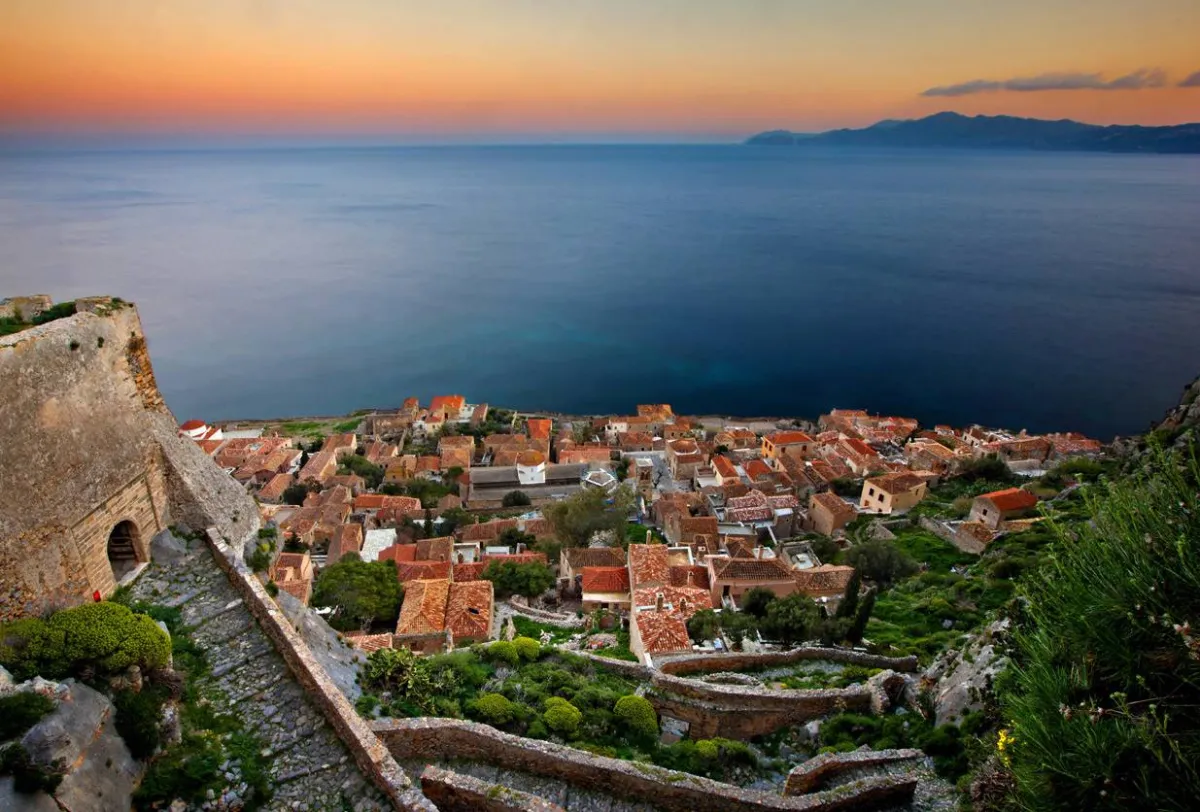 بلدة مونيمفاسيا اليونان