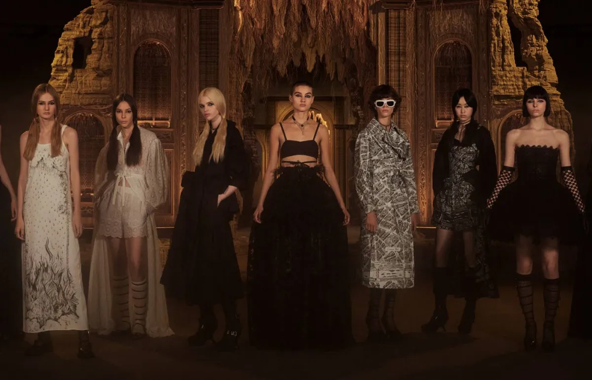 اسبوع الموضة في باريس ربيع وصيف 2023 Paris Fashion Week SS2023 Recap