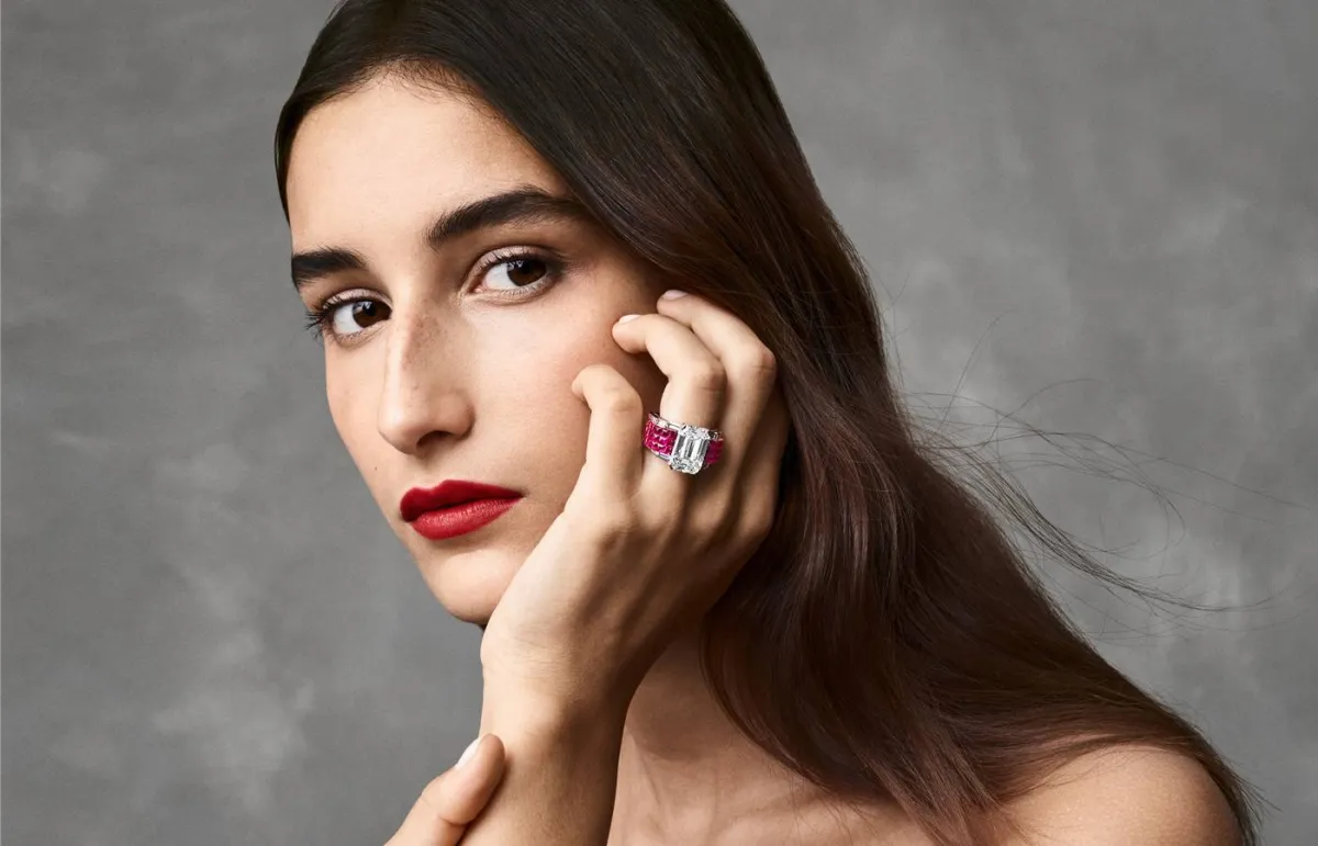 أسرار وخفايا الأحجار الكريمة الحمراء Flamboyant Red Gems