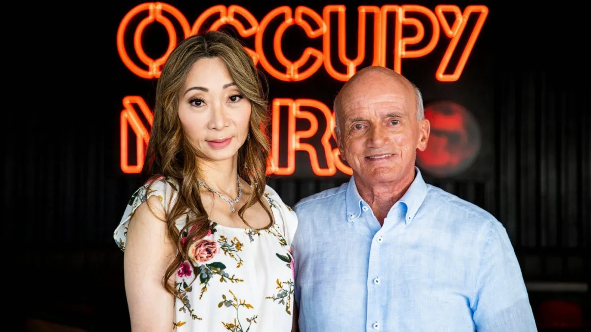 صورة دنيس تيتو 