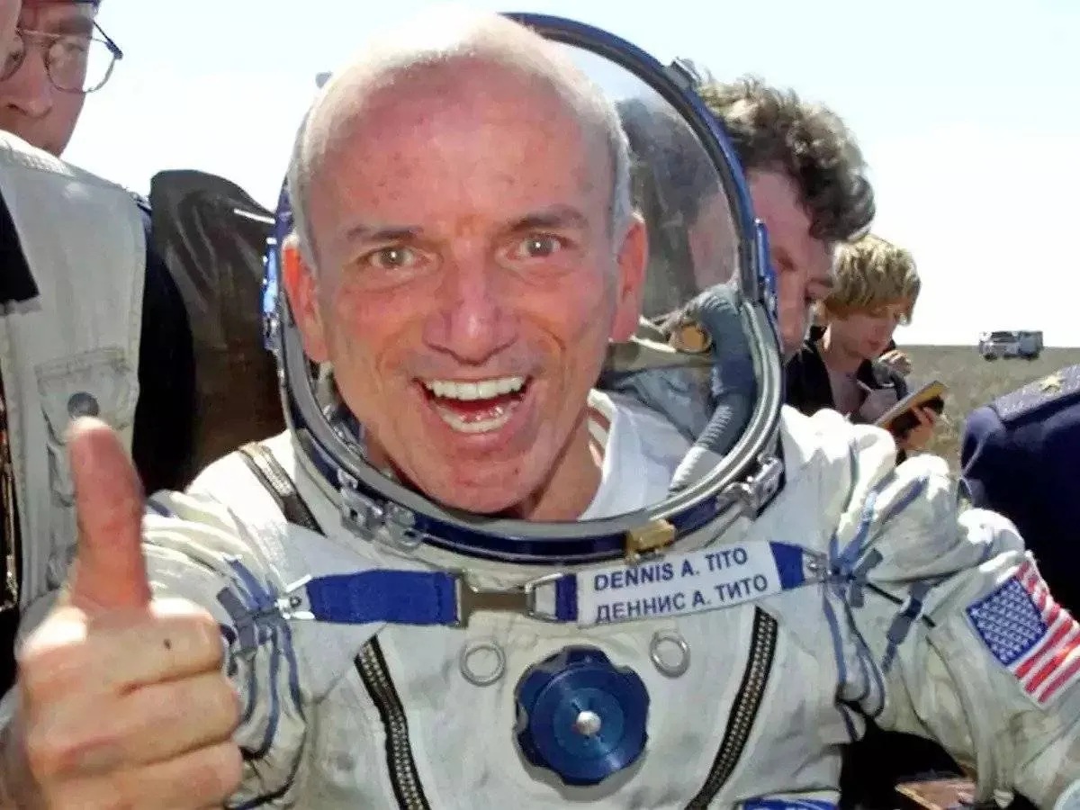 صورة دنيس تيتو أول سائح للفضاء 