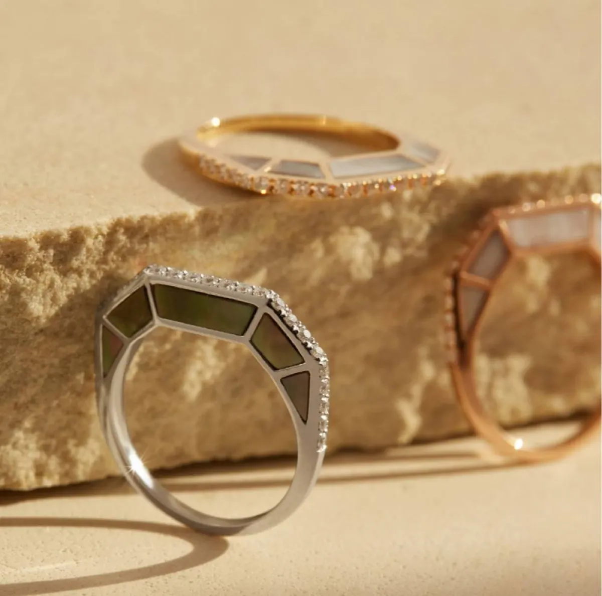 مجوهرات من تصميم المصمّمة عائشة راشد