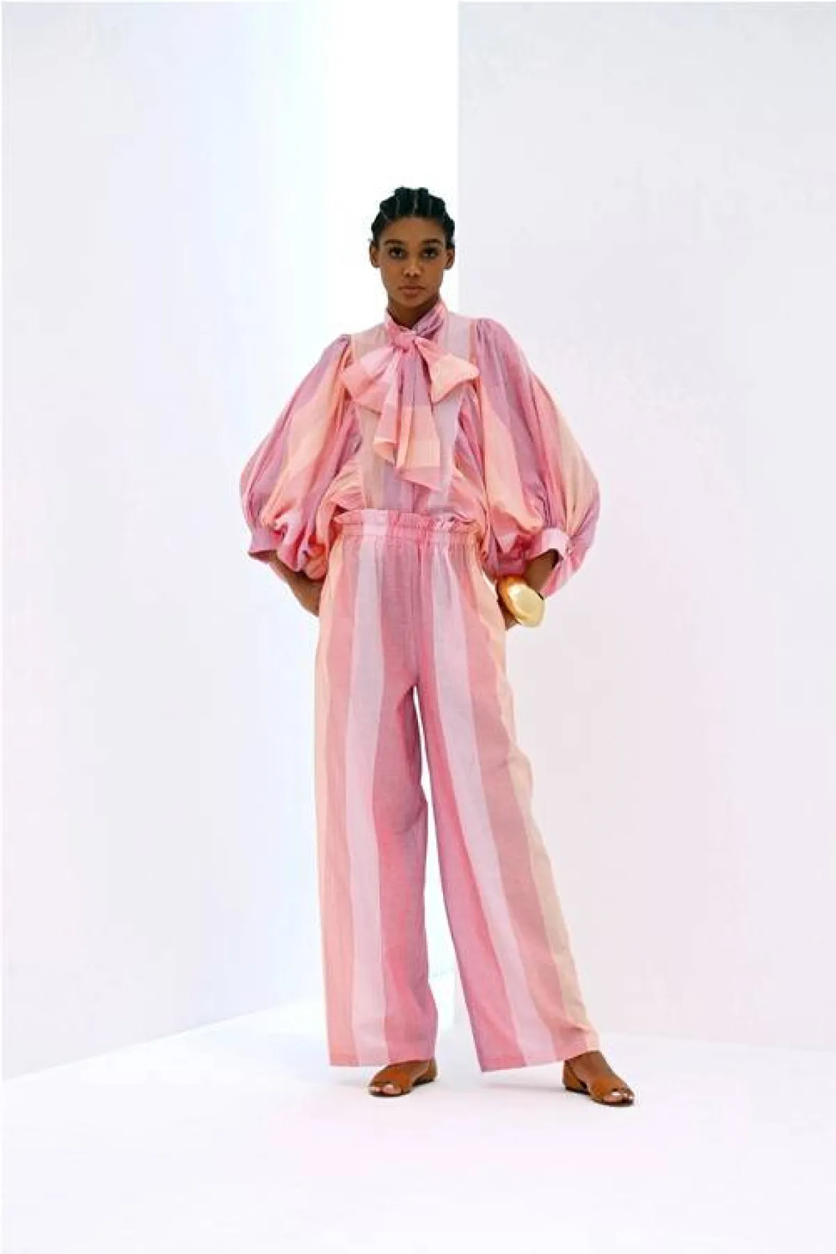 بنطلون واسع وملوّن من لايبل إيديشن Label Edition