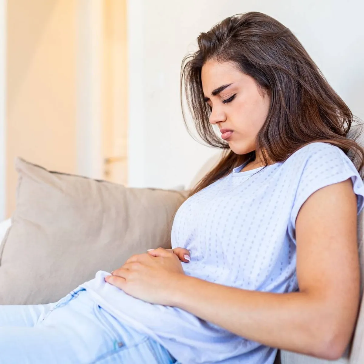 صورة لحامل تشكو ألما