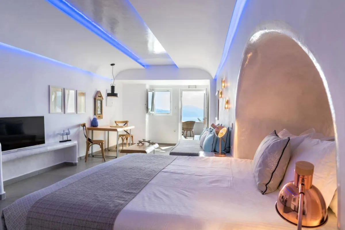 سيكرت ليجند سويتس