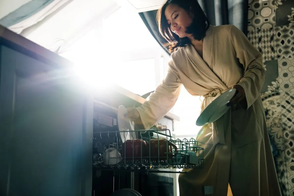 قد تقضي غسّالة الأطباق (الجلّاية) على أدوات المطبخ الصغيرة، مثل: المبشرة  