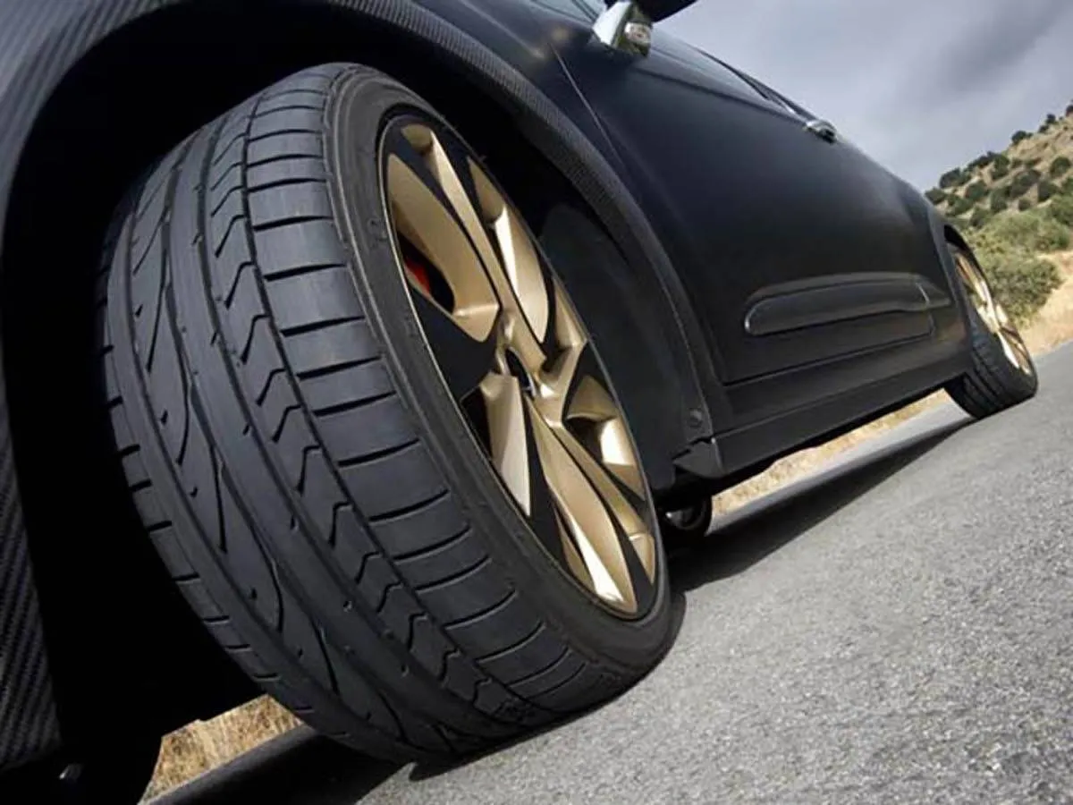 الإطارات كبيرة للسيارة واستهلاك الوقود.