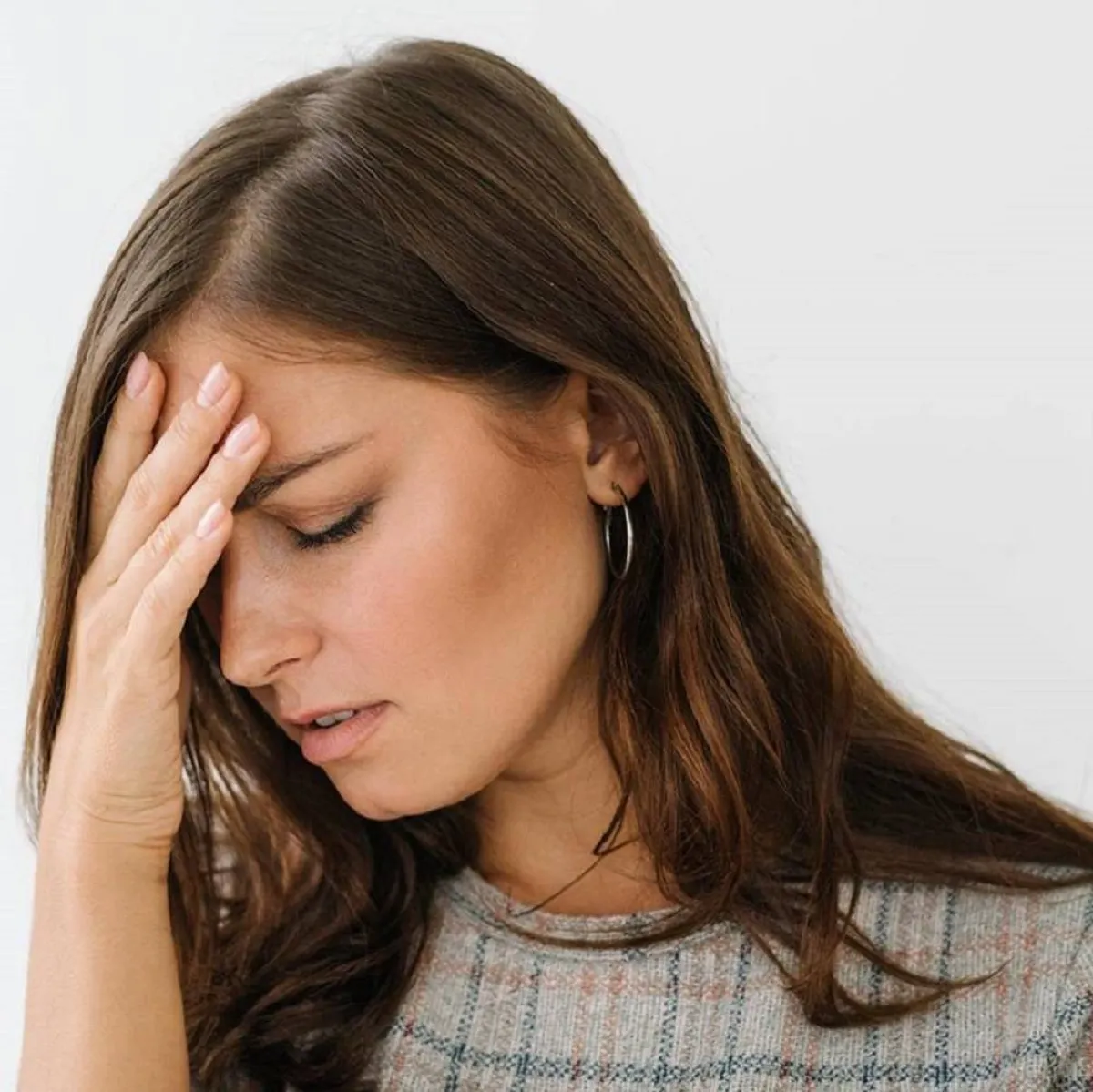 صورة لحامل تشعر بالصداع