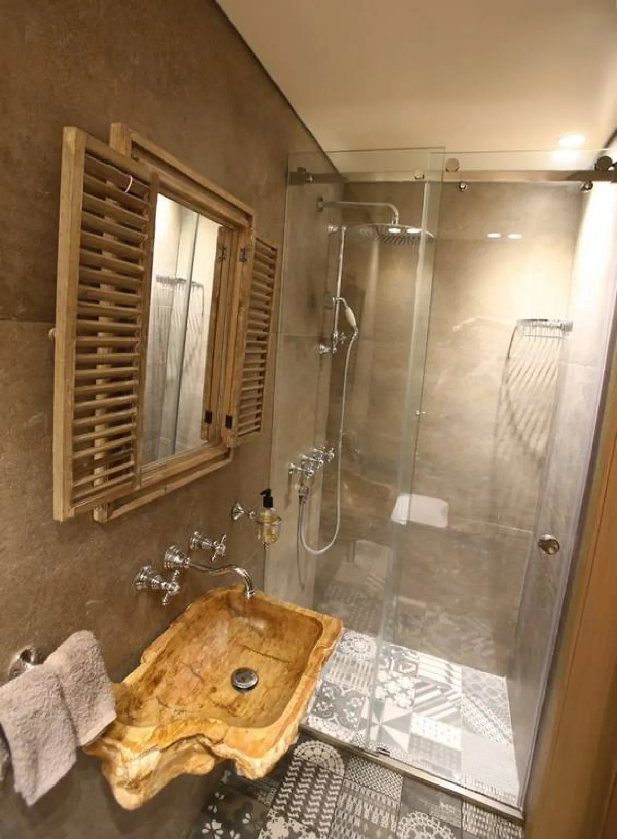 مغسلة لليدين غير تقليديّة في التصميم  