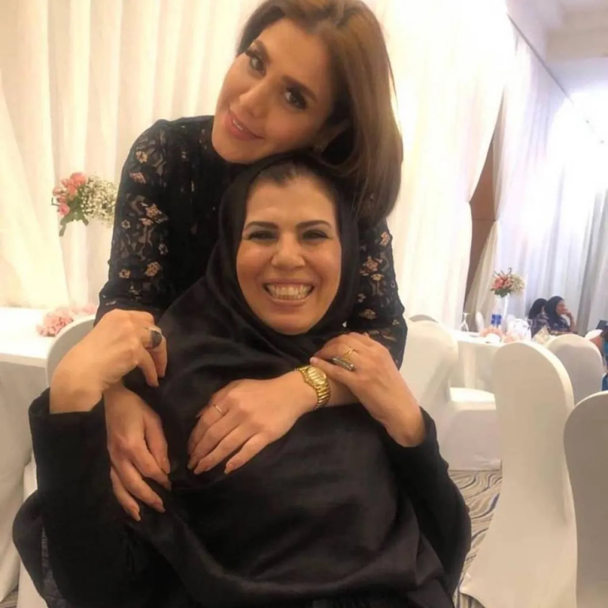 شوق برفقة والدتها - صورة من صفحتها الرسمية على انستغرام
