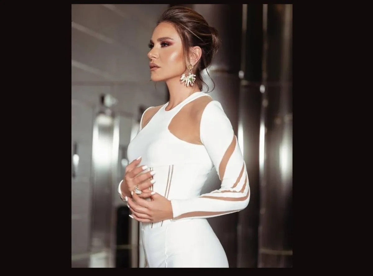 مجوهرات مرصوفة بعرق اللؤلؤ والأحجار الكريمة من وحي ديما قندلفت