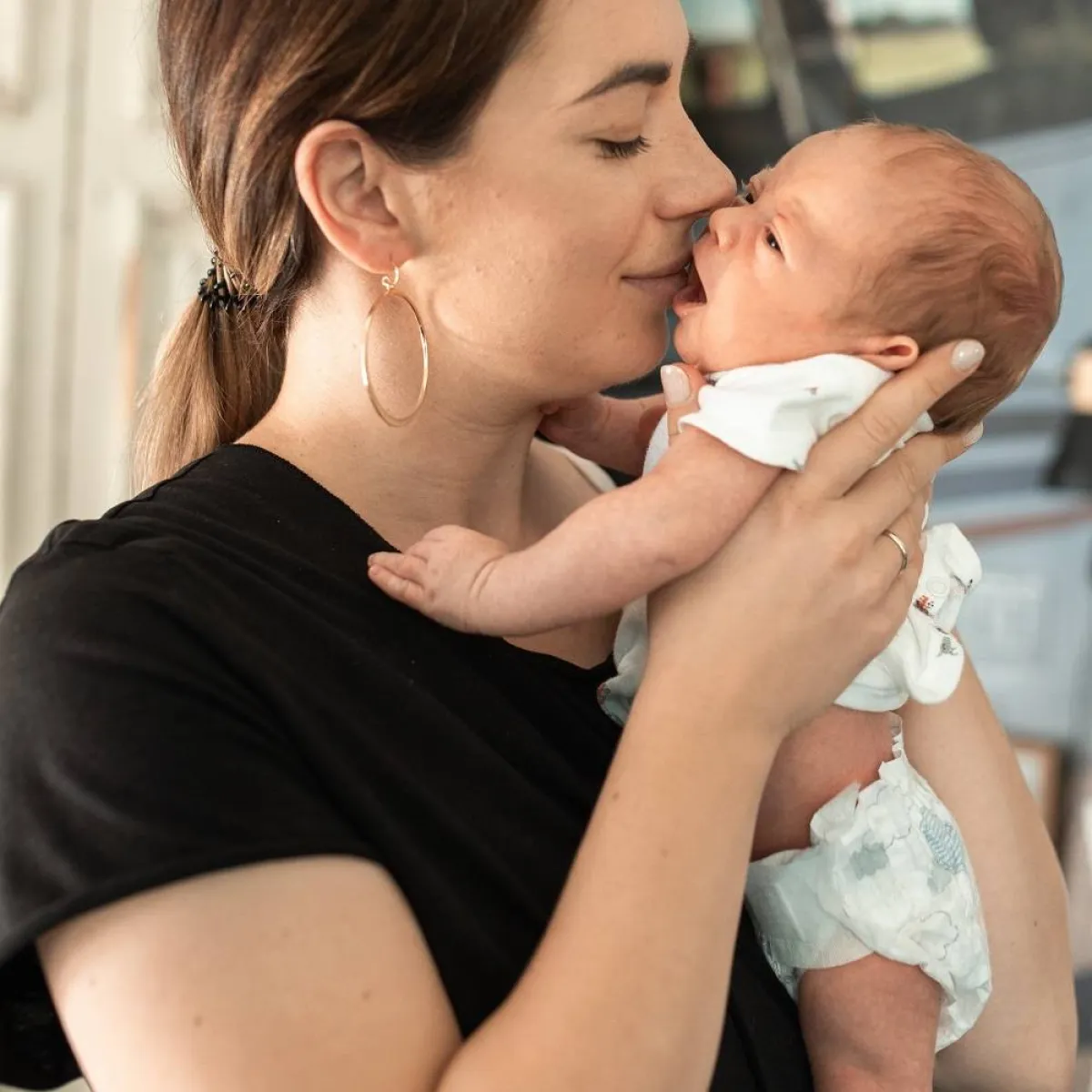 صورة لأم ومولودها