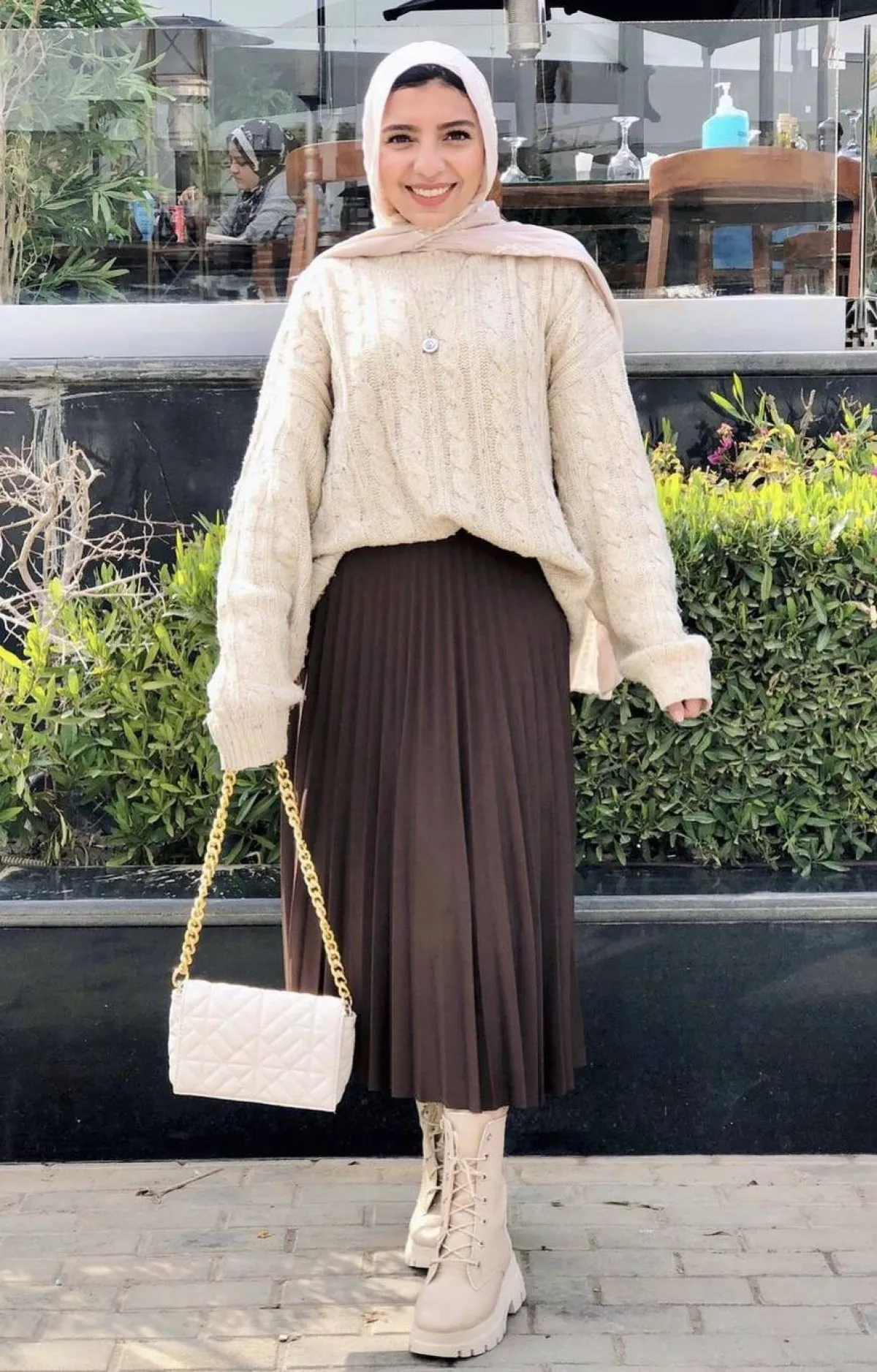 سارة ثروت بتنورة بيليسيه