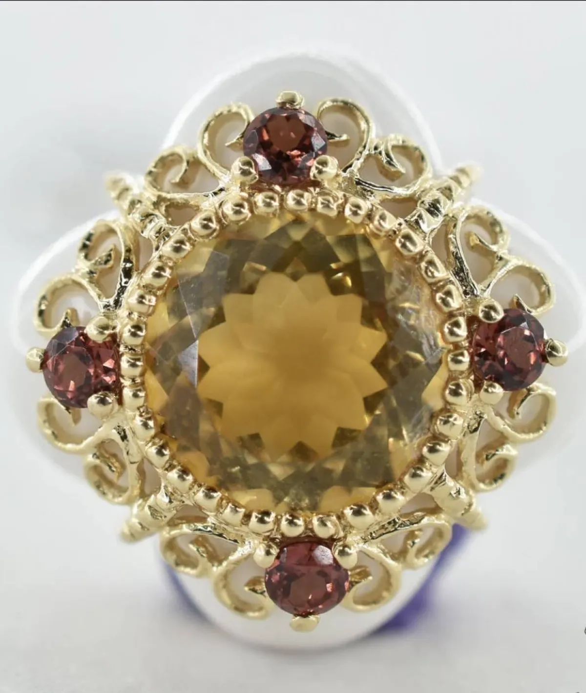 خاتم الكوارتز الاصفر من  Valencia jewellery