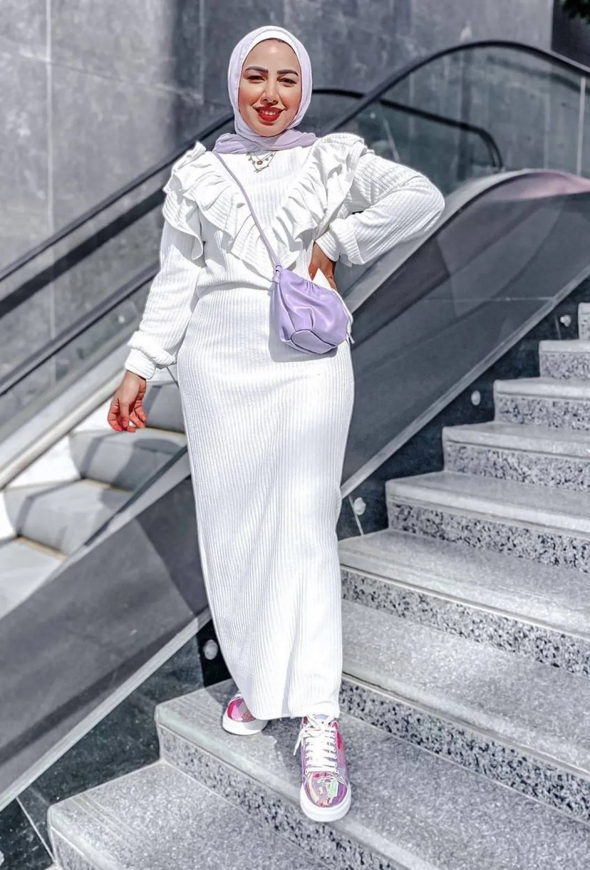 دعاء عكاشة بتنورة من الصوف