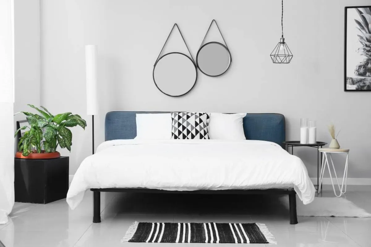 الاستعانة بالمنظفات المنزلية للقضاء على الروائح الكريهة في المفروشات