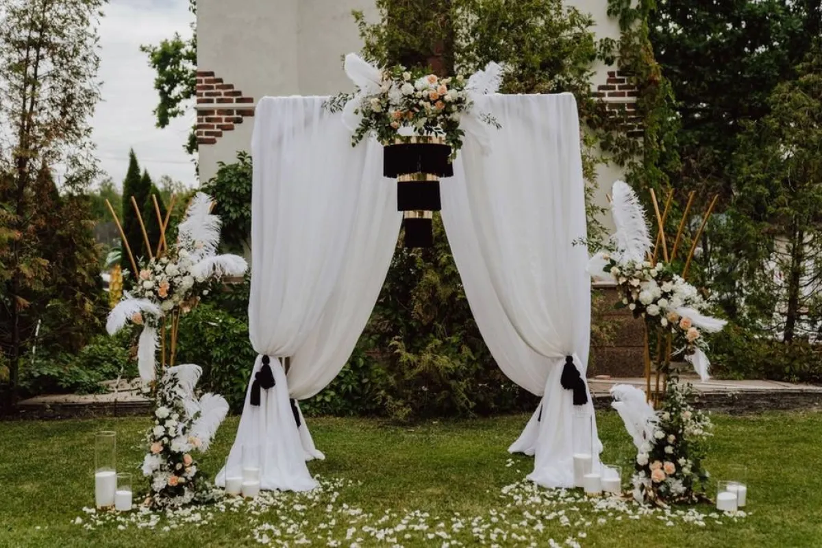 نموذج عن ديكورات حفل الزفاف 