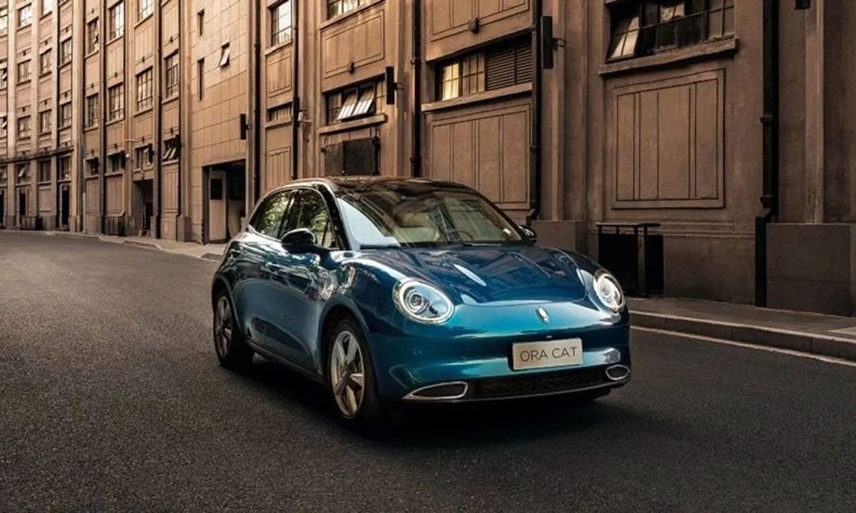 معرض باريس للسيارات في دورته الجديدة : رينو وجيب يتحولان إلى الكهرباء