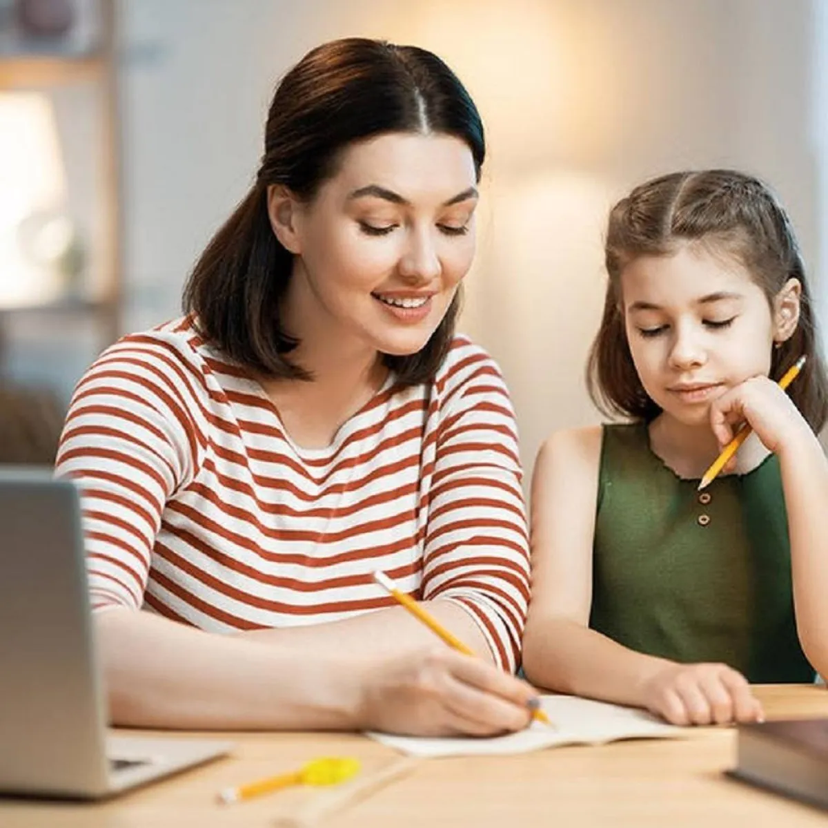 صورة لأم وطفلتها