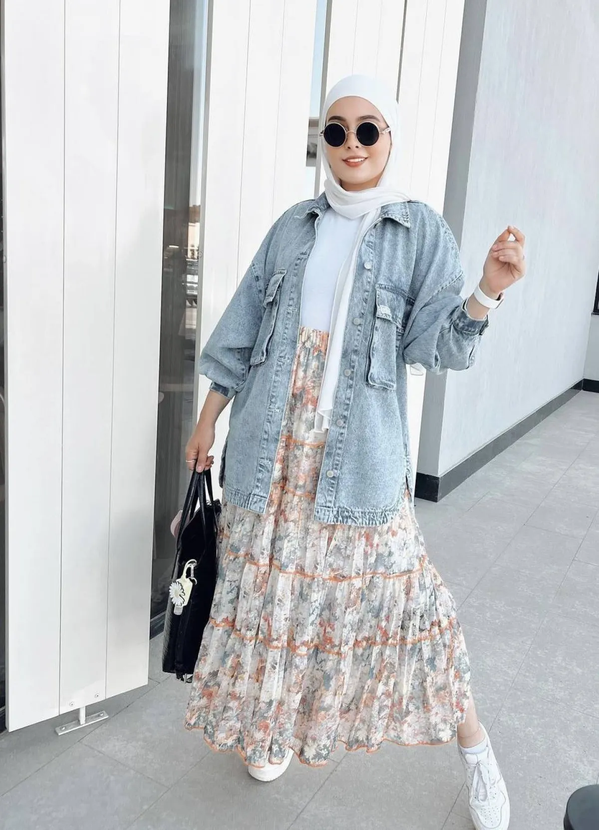 نورهان حسن بتنورة مشجرة مع الجينز