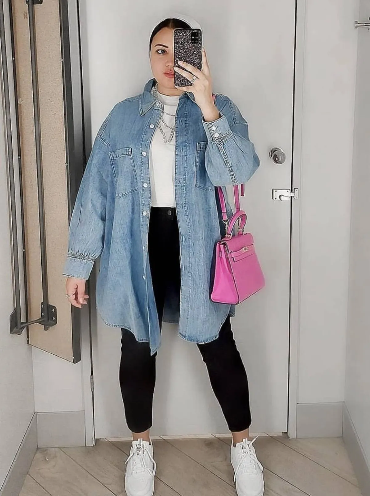 هاجر جمال باطلالة كاجوال