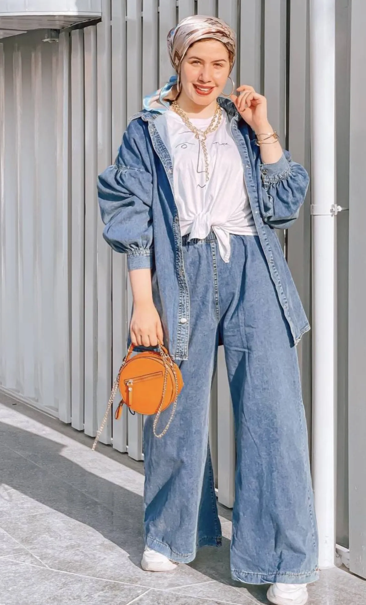 سلمى عبدالحازم بالازياء الواسعة