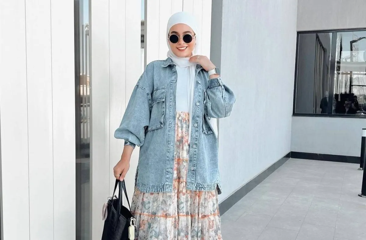 جاكيتات جينز طويلة للمحجبات