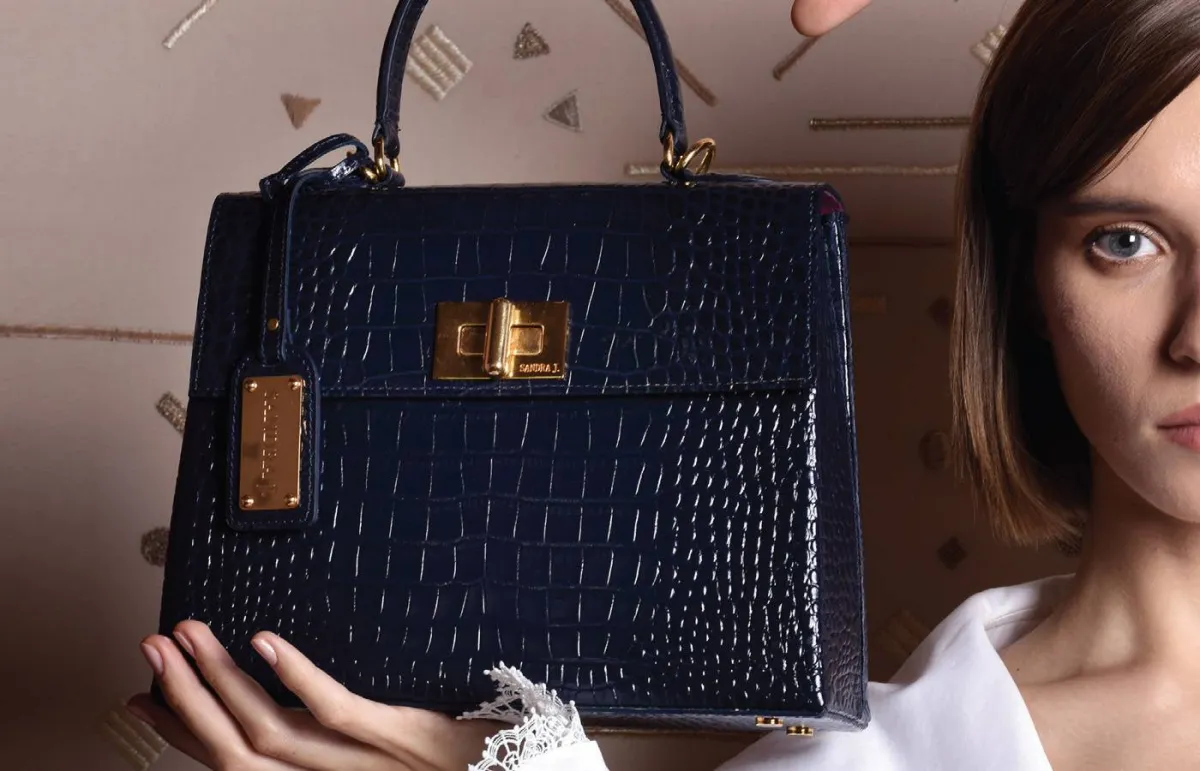 المصممة ساندرا جفال: نشأت بين نساء قويات قدمن لي الدعم لأحقق حلمي