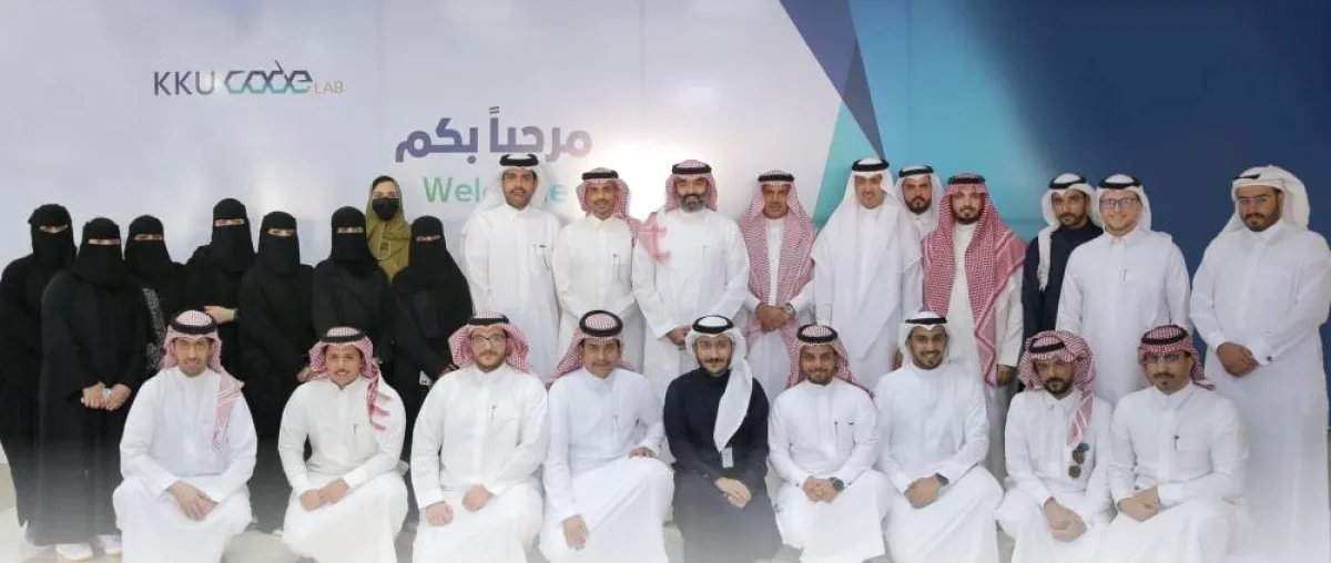 وزير الاتصالات يدشن "معمل كود جامعة الملك خالد" في مدينة أبها لتحفيز ريادة الأعمال الرقمية - الصورة من الموقع الإلكتروني للوزارة