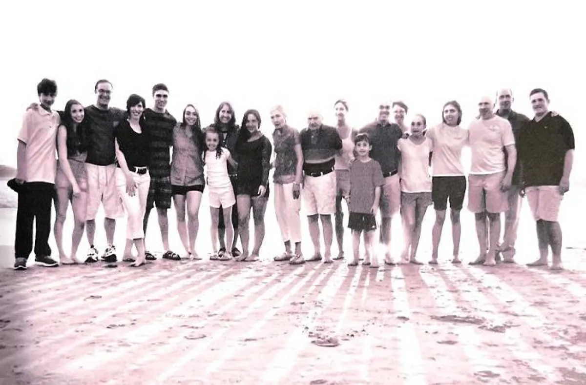 أمريكي عمره 100 سنة يسجل رقماً قياسياً كأكبر طبيب عامل