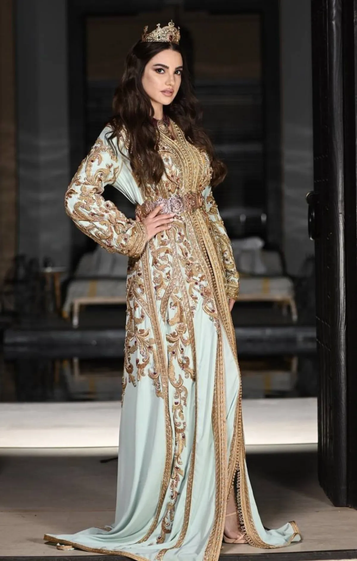 درة رزوق بقفطان مطرز