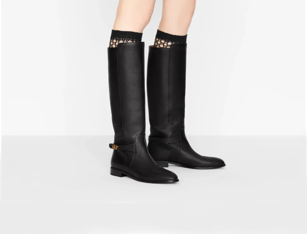 حذاء جلدي من ديور