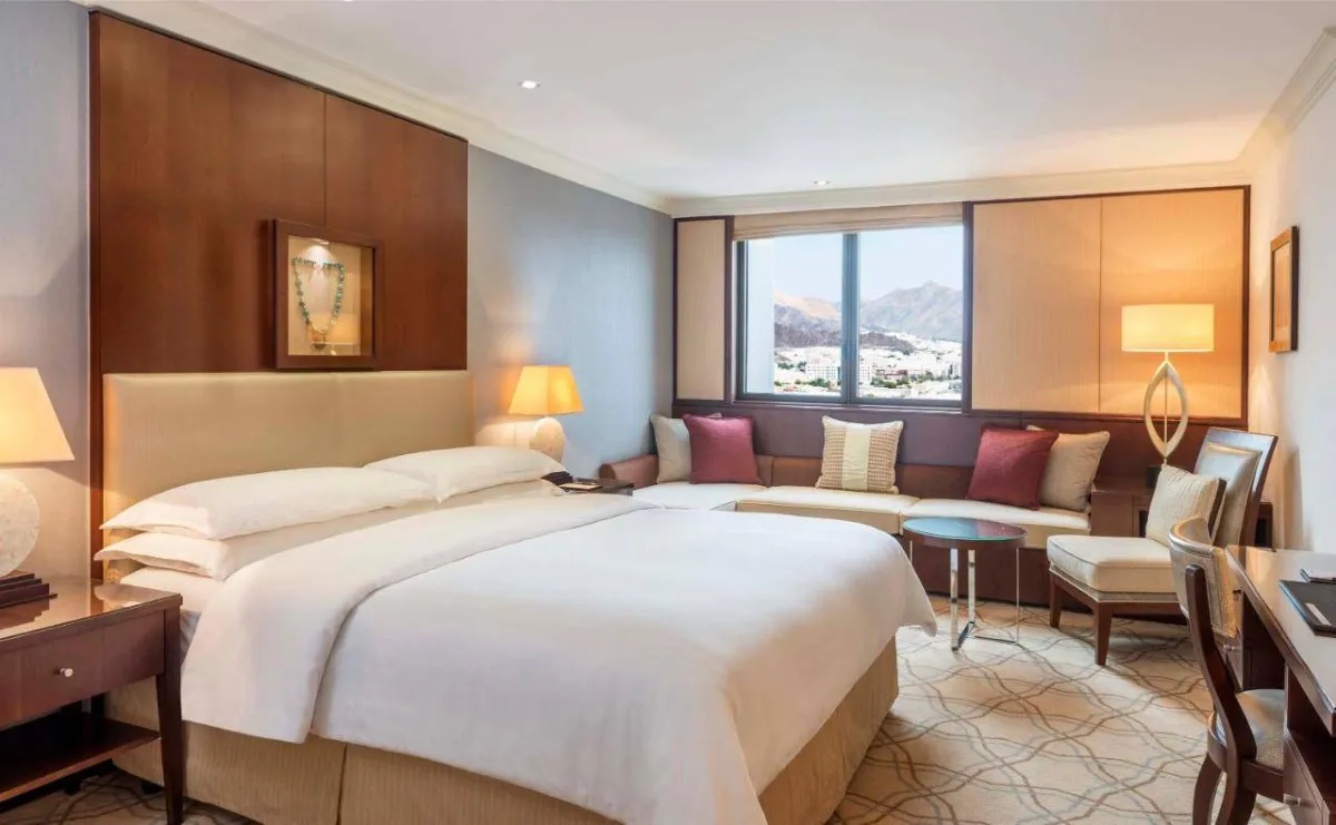 فندق شيراتون عُمان