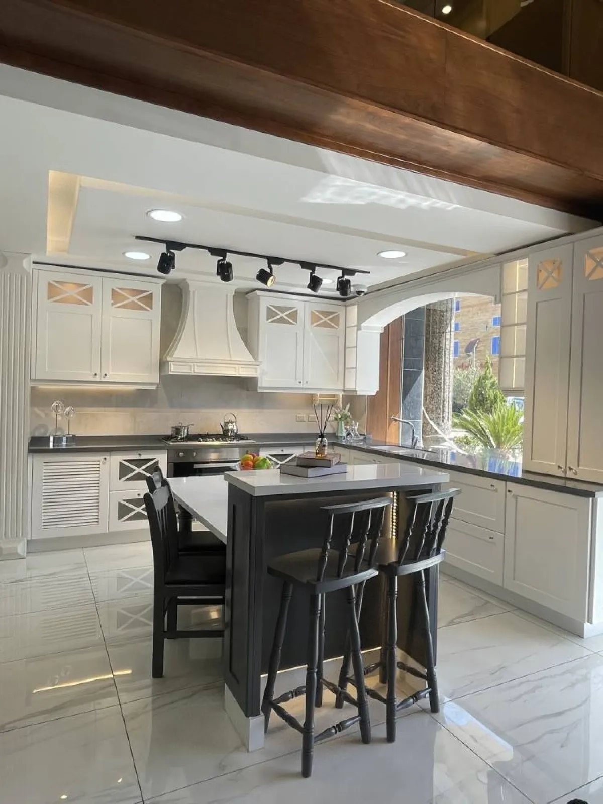 "الجزيرة" تسمح باجتماع أفراد المنزل حول سطحها