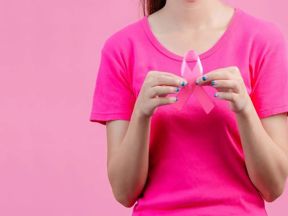 سرطان الأقنية الموضعي (DCIS) هو سرطان الثدي الذي يظل في نفس الموقع بالثدي