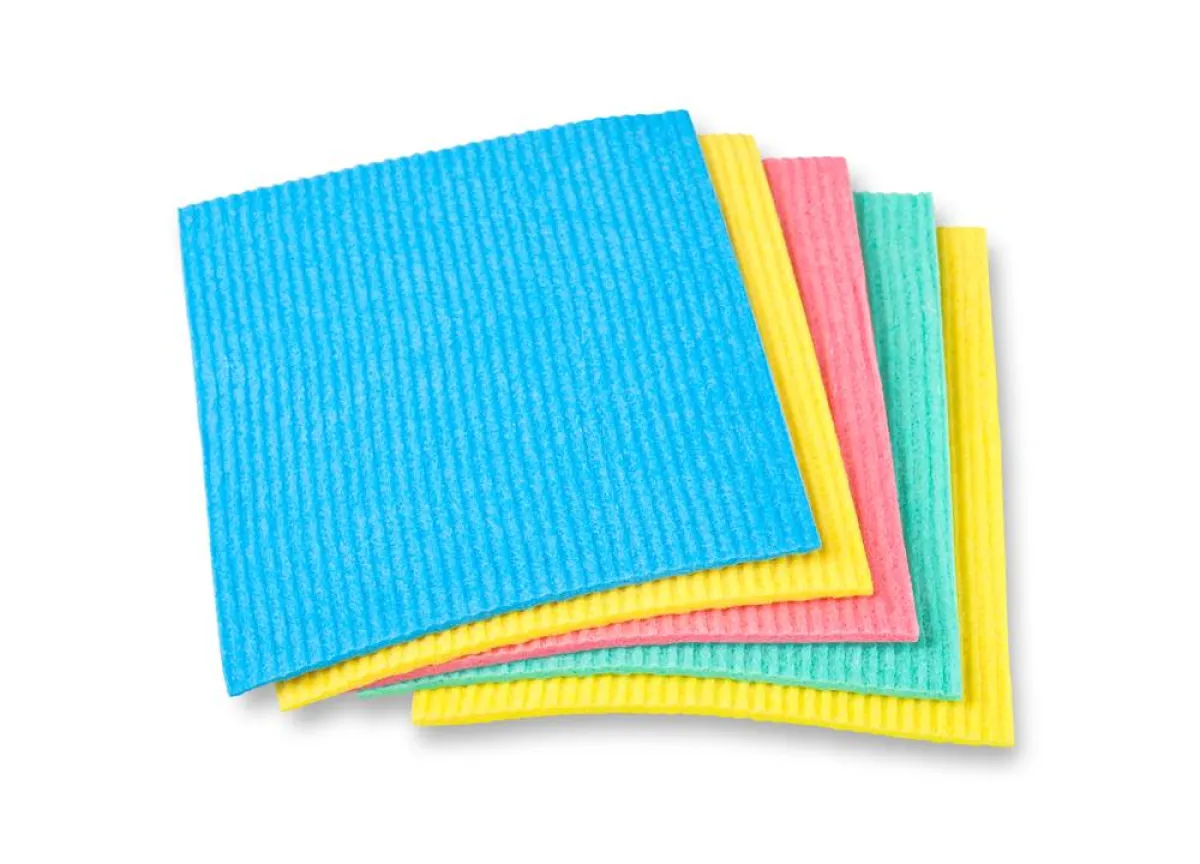 فوط مناسبة لتنظيف الكريستال