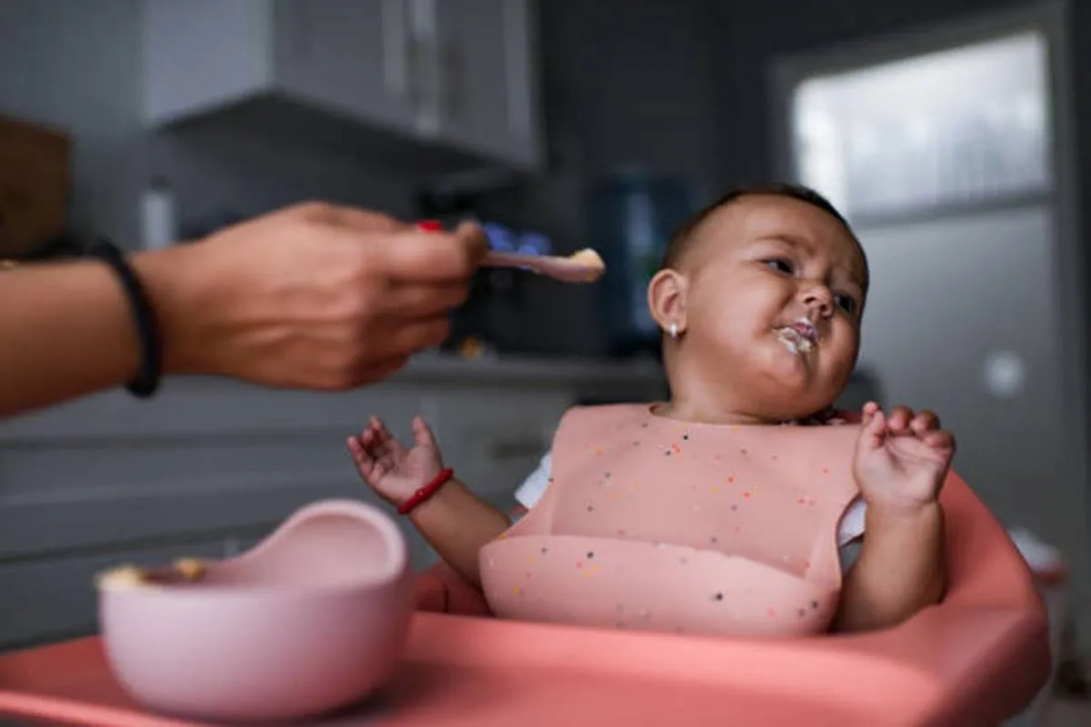 صورة لطفل يرفض الطعام باستمرار