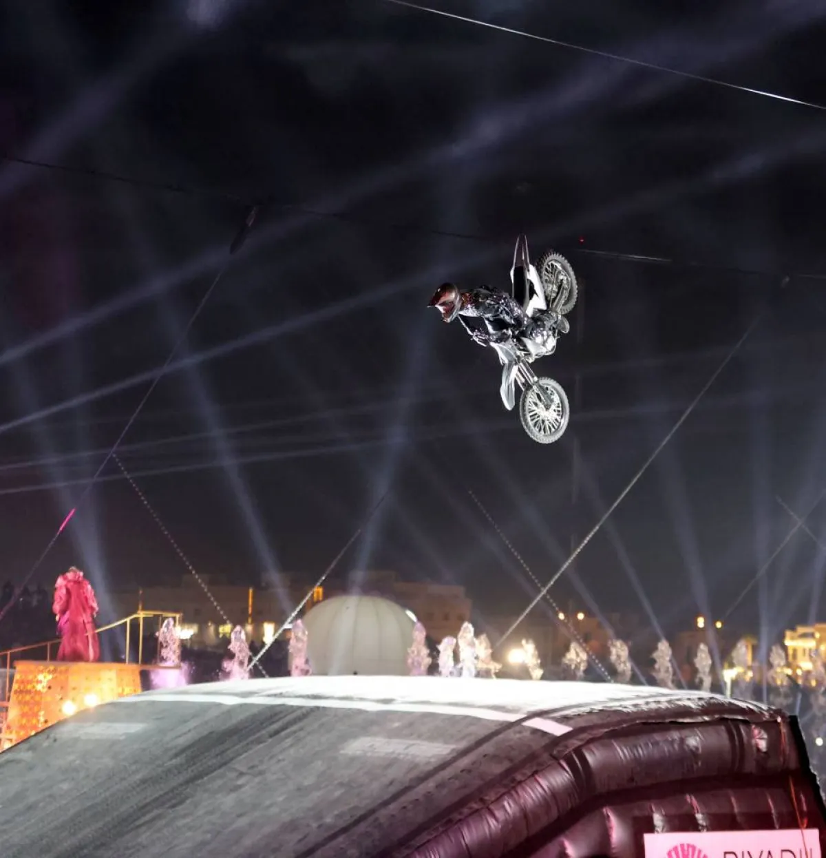 عرض سيرك دو سوليه 