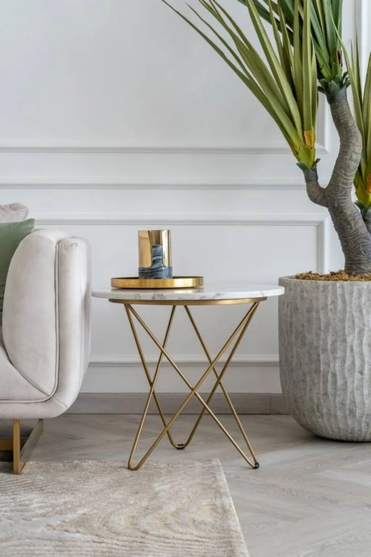 طاولة جانبيّة