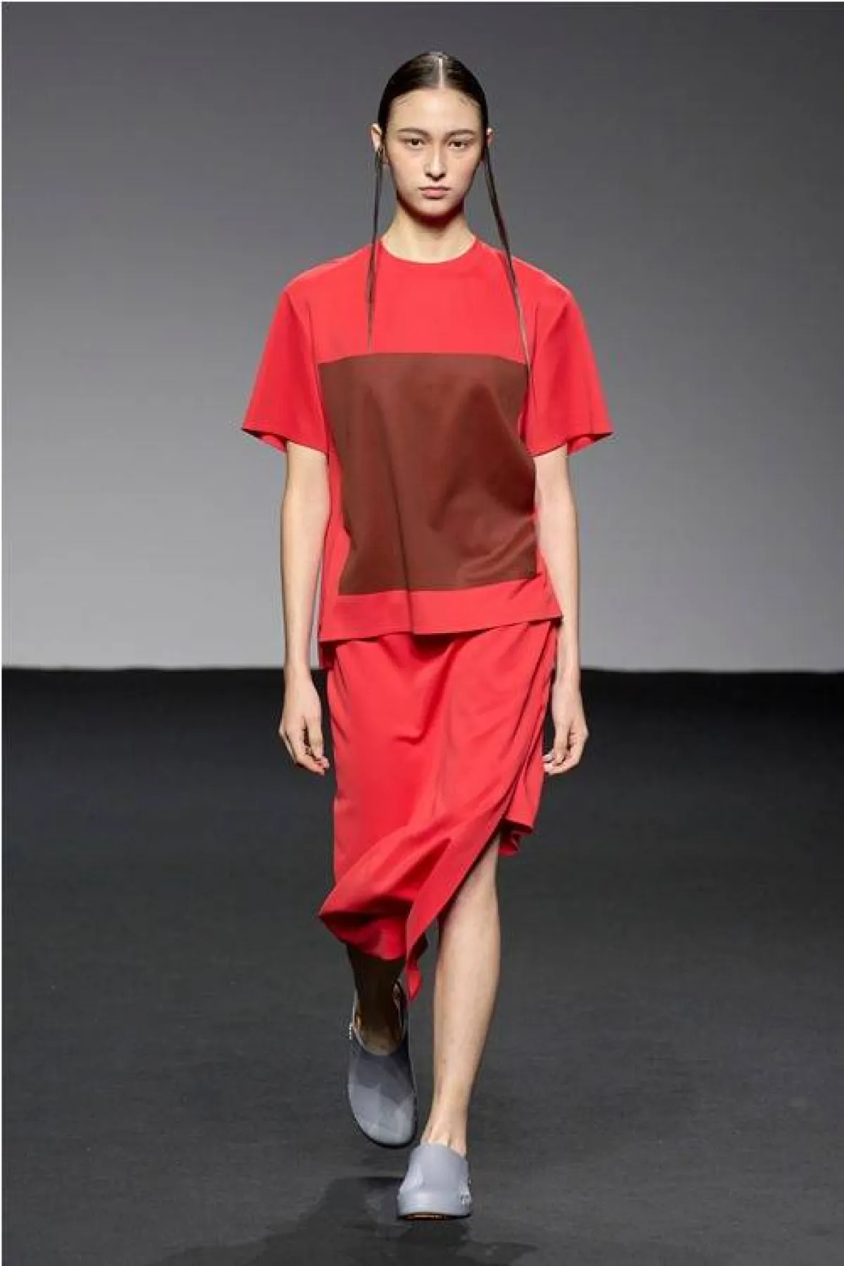 تنسيق التنورة الحمراء من بارتسبارتس Partsparts