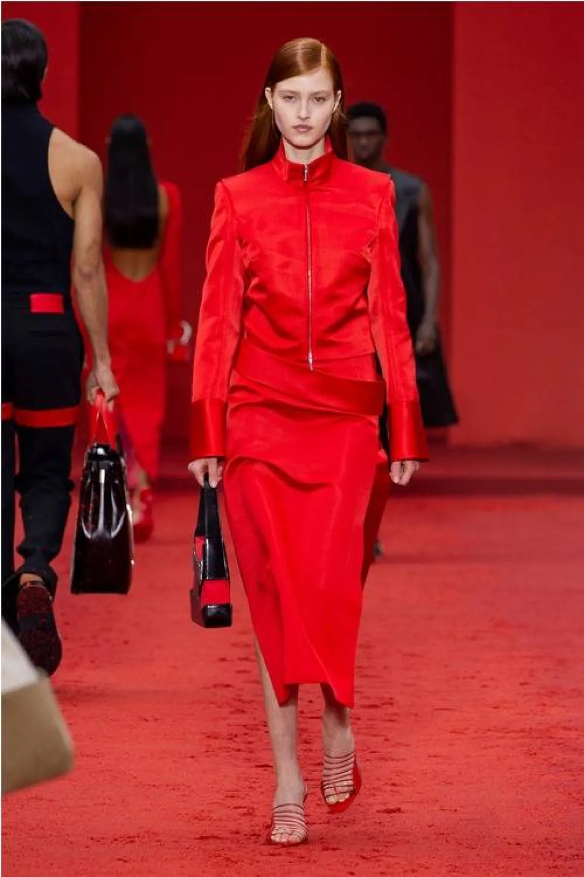 تنيبق التنورة الحمراء من فيراغامو Ferragamo