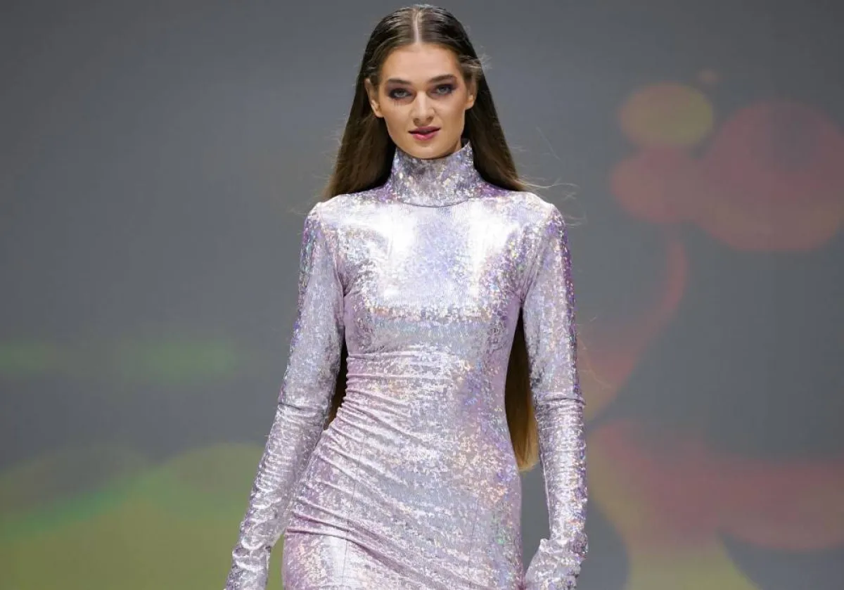 تنسيق اللون الفضي في خريف 2022