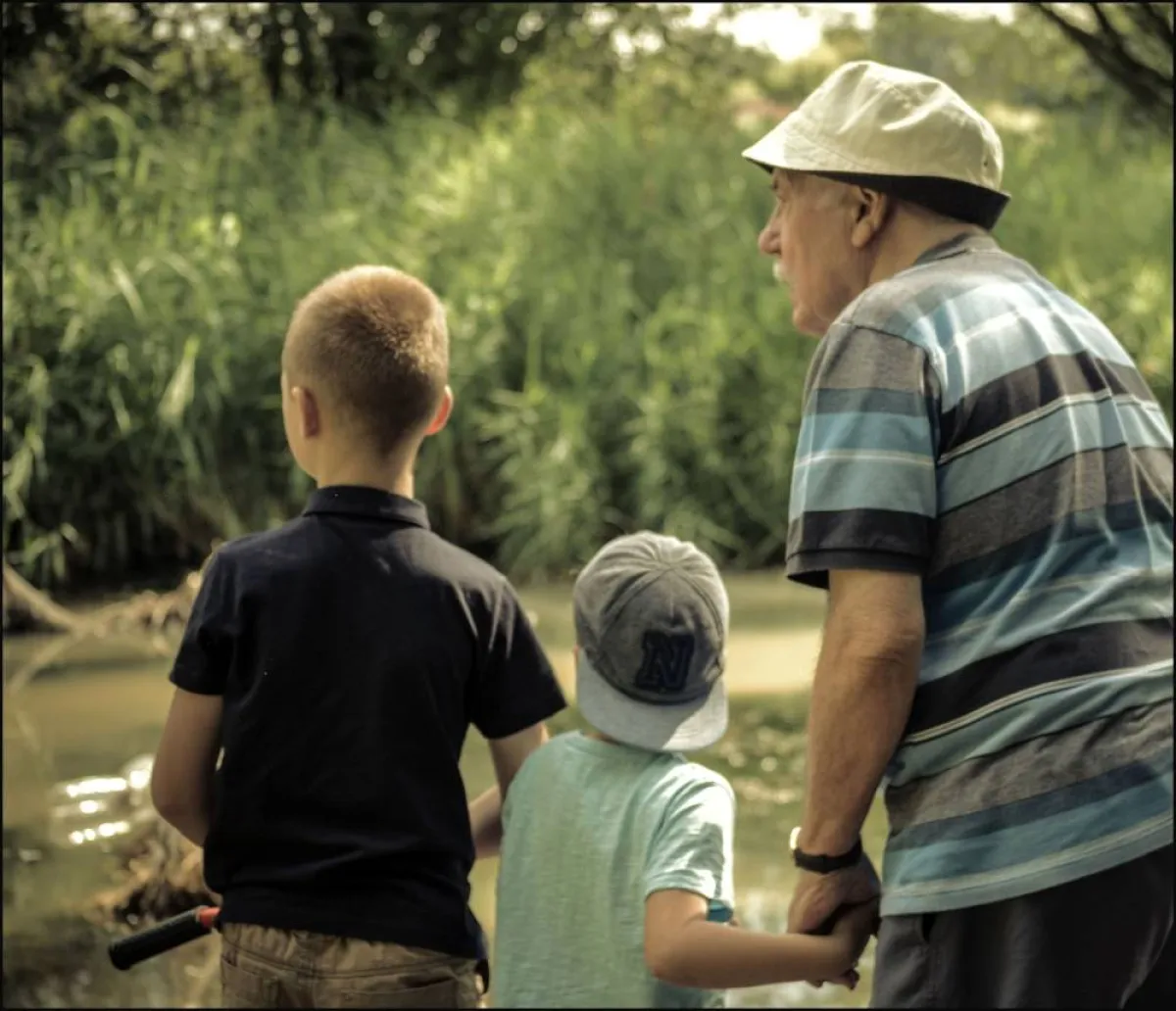 حضور الجدّ هامّ في حياة الأبناء 