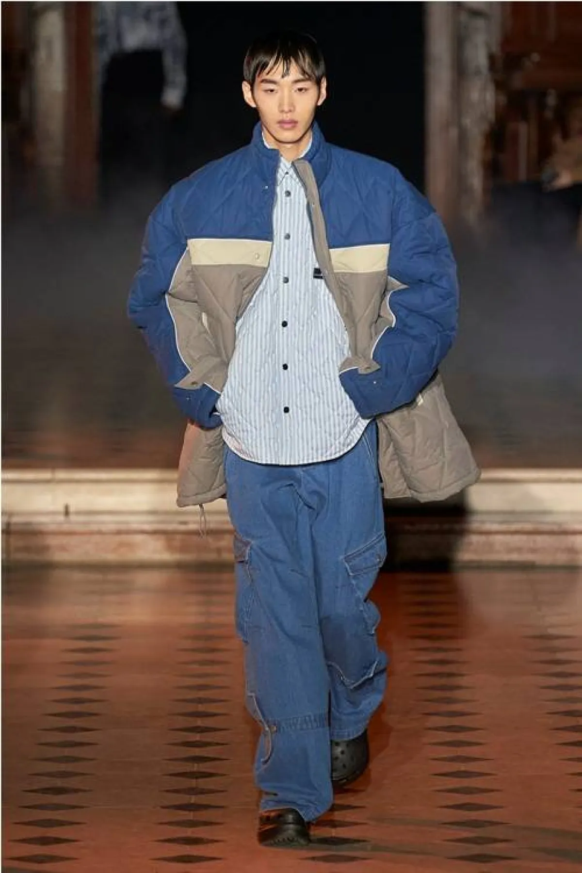 الألوان التي تناسب الأزرق الغامق من إيجونلاب Egonlab