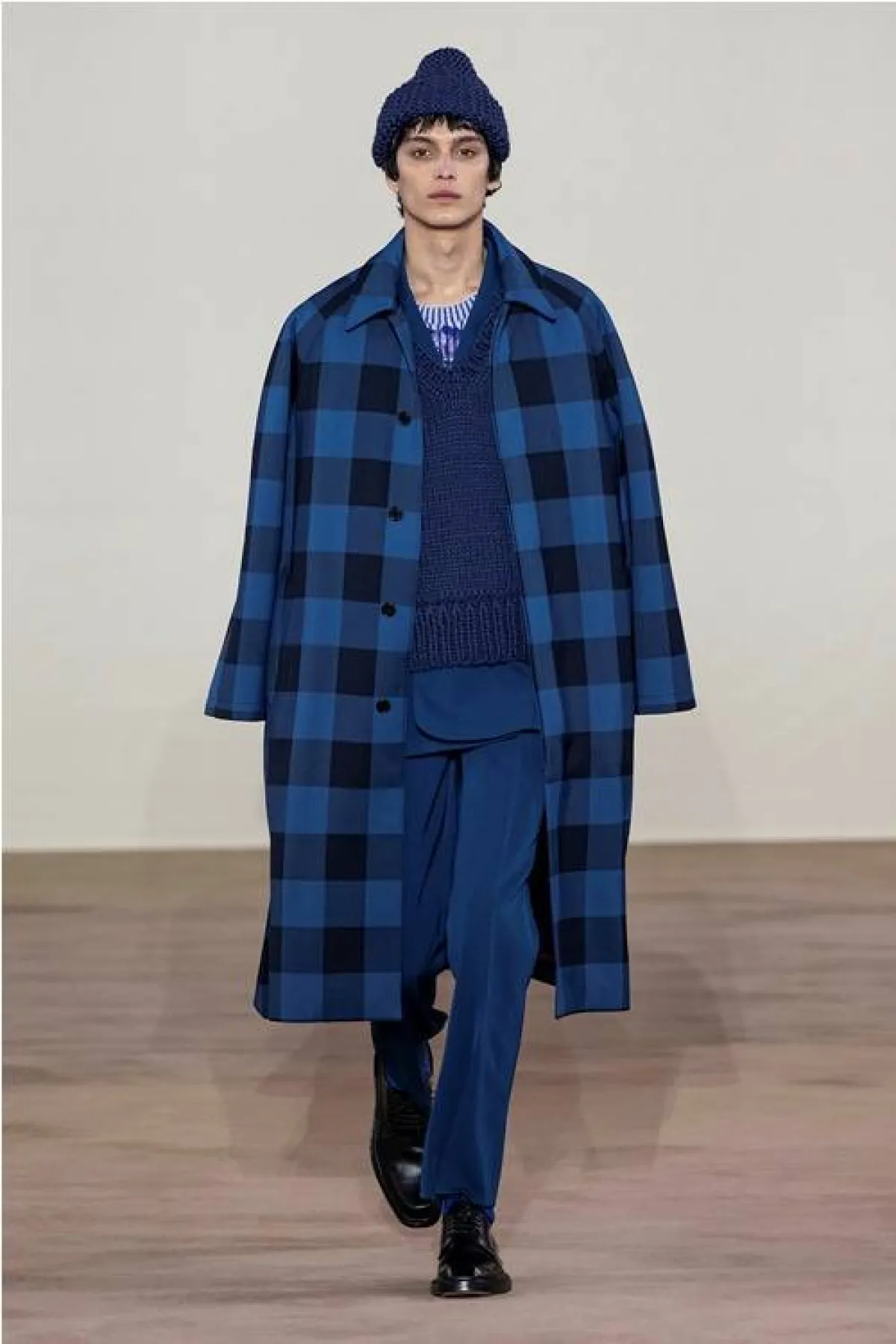 الالوان التي تناسب الأزرق الغامق من بول سميث Paul Smith